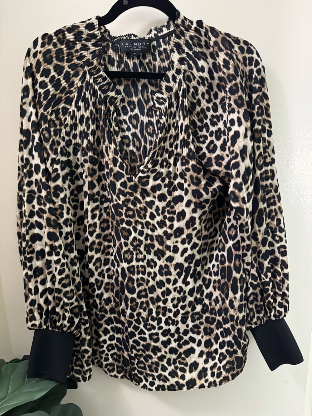 Laundry By Shelli Segal Leopard Print Blouse V Neck Banded Sleeve Size Large